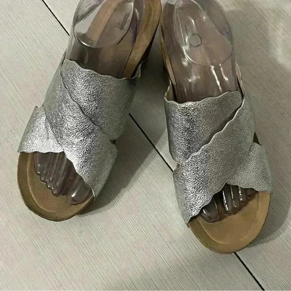 BKS Delaina Silver Wedges - Picture 2 of 9